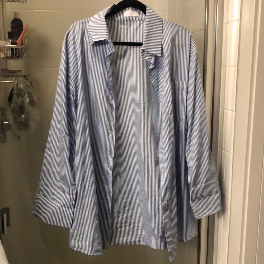 Isalis S/M oversized blue stripe button-up shirt